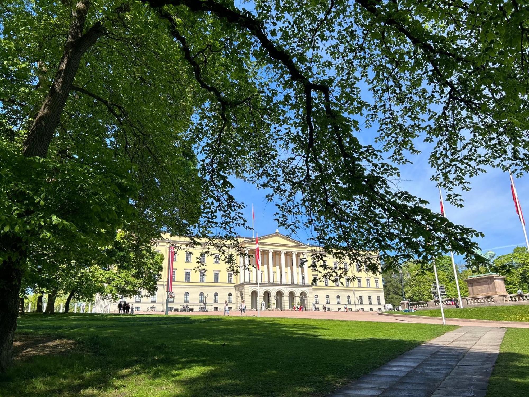 National Theater Dormitory Mixed Hostel Осло Екстериор снимка